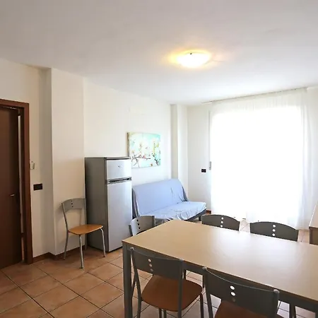 Ai Pini Lido Altanea
