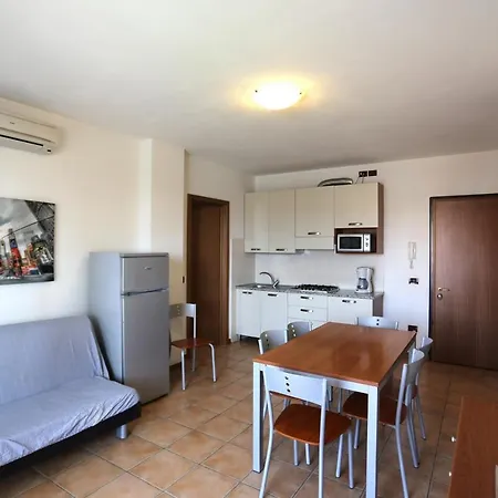 Ai Pini Lido Altanea Apartmán *