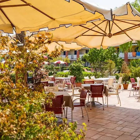 Ai Pini Lido Altanea