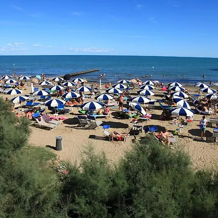 Ai Pini Lido Altanea דירה
